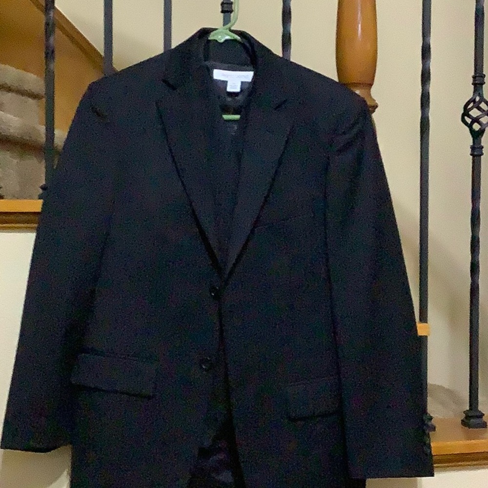 Sparingly used suit jacket for sale. Shoulder 17, length 29”, chest 40”
